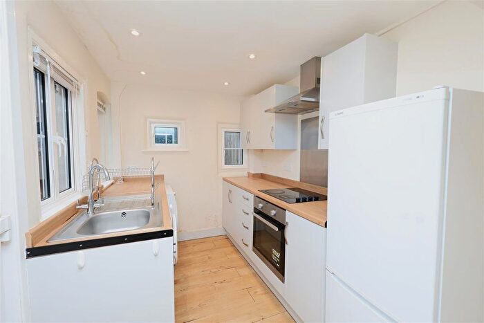 2 Bedroom End Of Terrace House To Rent In Victoria Road, Sevenoaks, TN13