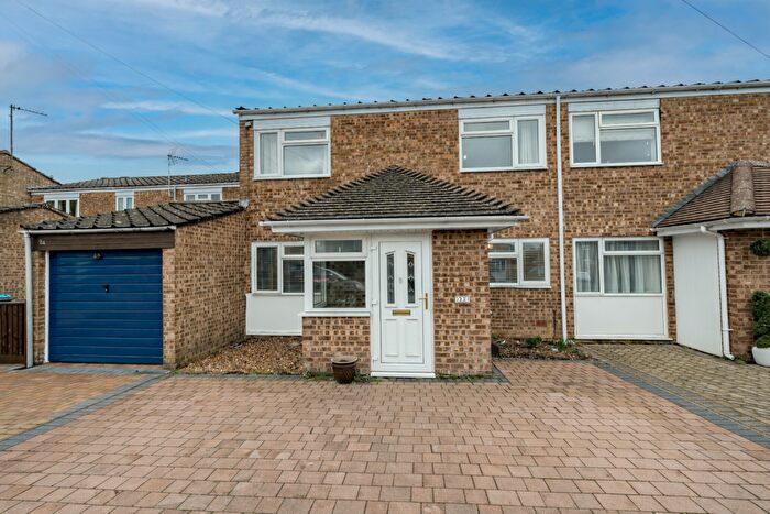 3 Bedroom Terraced House For Sale In Hampden Road, Aylesbury, HP22