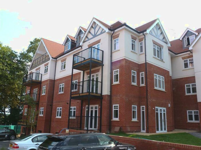 2 Bedroom Apartment To Rent In Bhamra Gardens, Maidenhead, SL6