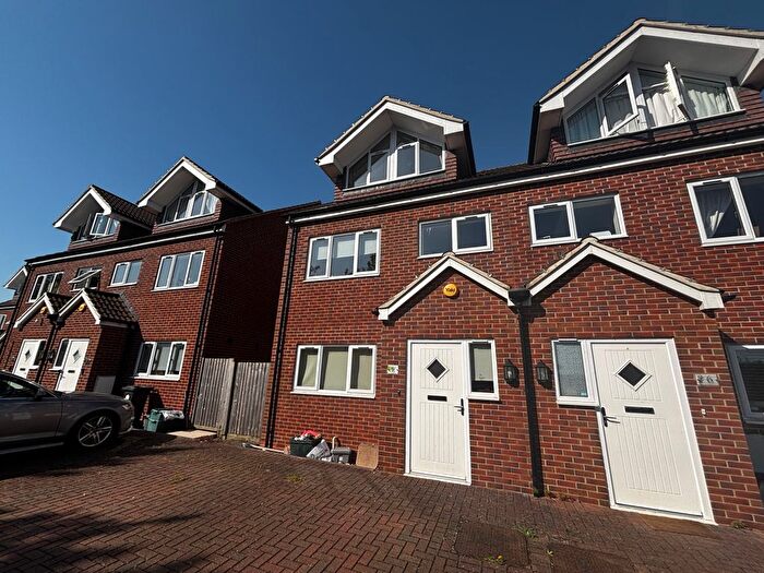 3 Bedroom Semi-Detached House To Rent In Siddeley Close, Bristol, Bristol, Gb, BS10