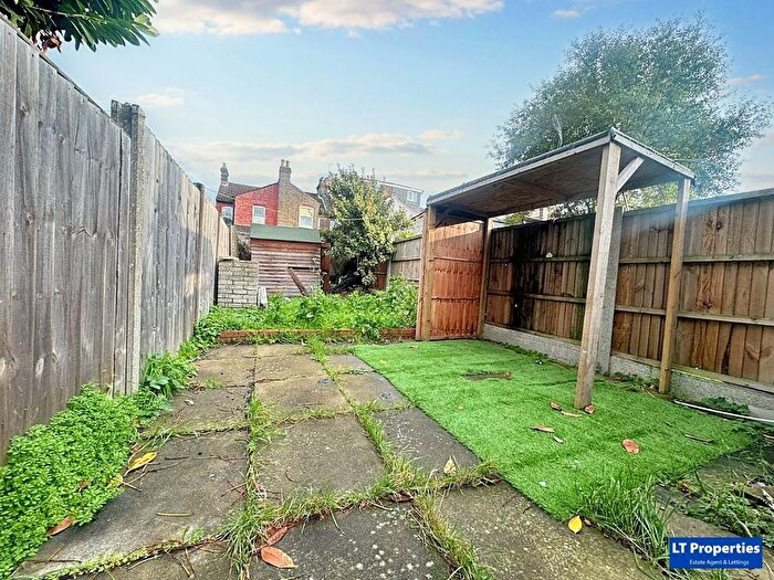 2 Bedroom Terraced House To Rent In Butlin Road, Luton, LU1