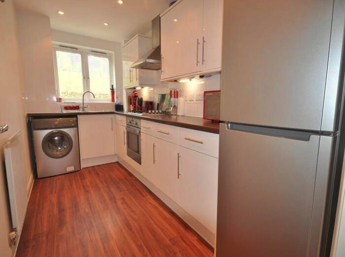 1 Bedroom Flat To Rent In Centenary Close, Dunton Green, Kent TN13