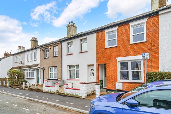 2 Bedroom Terraced House For Sale In Longfellow Road, Worcester Park, KT4