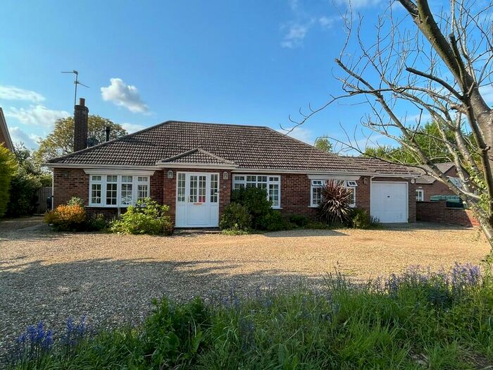 4 Bedroom Detached House For Sale In Station Road, Surfleet, PE11