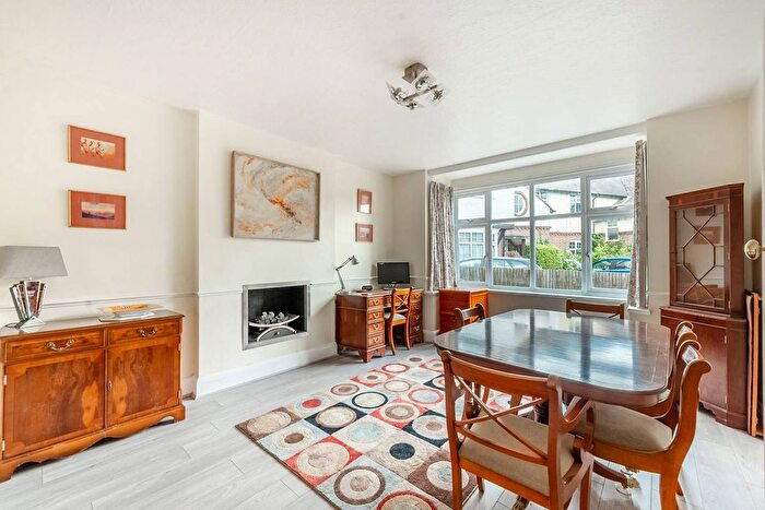 5 Bedroom Detached House To Rent In Courtfield Crescent, Harrow, HA1