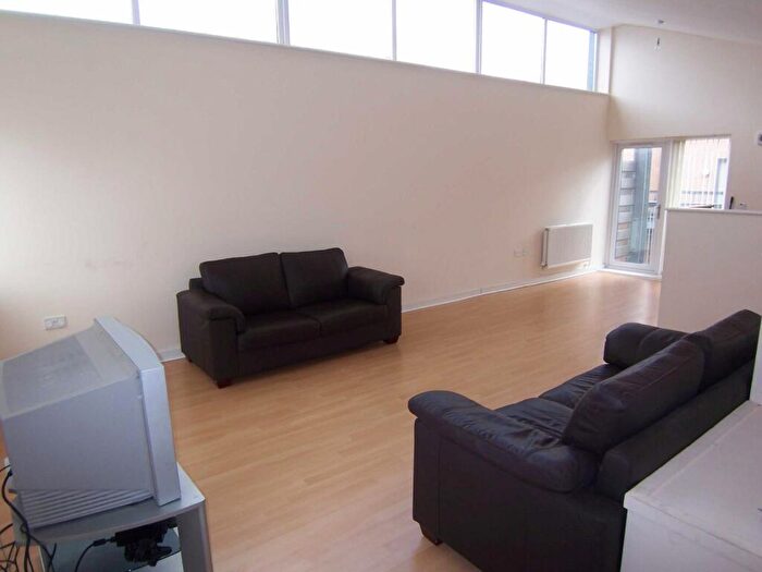 3 Bedroom Terraced House To Rent In Peregrine Street, Hulme, Manchester, M15