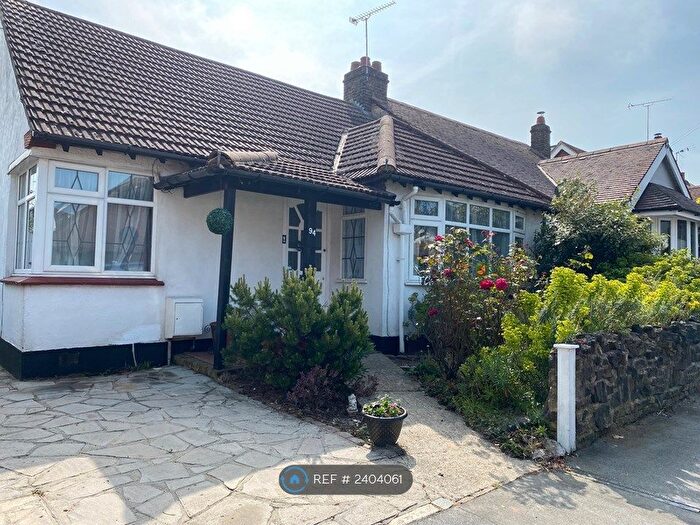 2 Bedroom Bungalow To Rent In Cliffsea Grove, Leigh-On-Sea, SS9