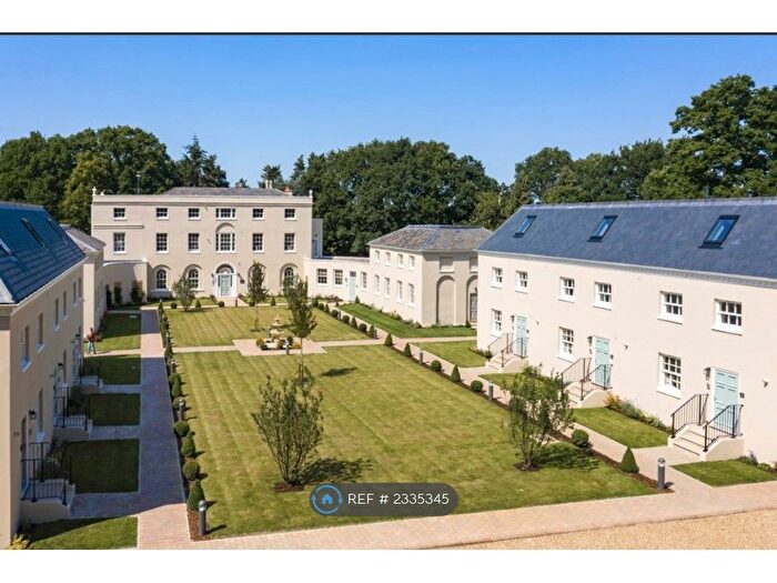 2 Bedroom Flat To Rent In Luddington House, Egham, TW20