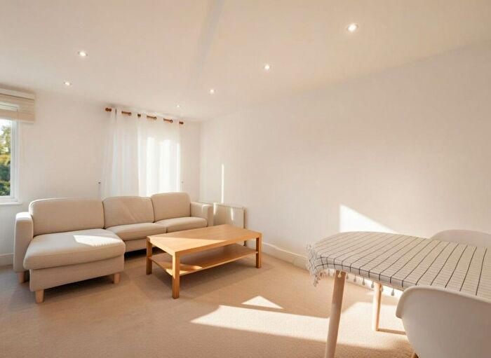 2 Bedroom Flat To Rent In Woodside Grange, Holden Road, Woodside Park, London, N12