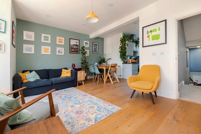 2 Bedroom Flat To Rent In Hawksley Road, London, N16