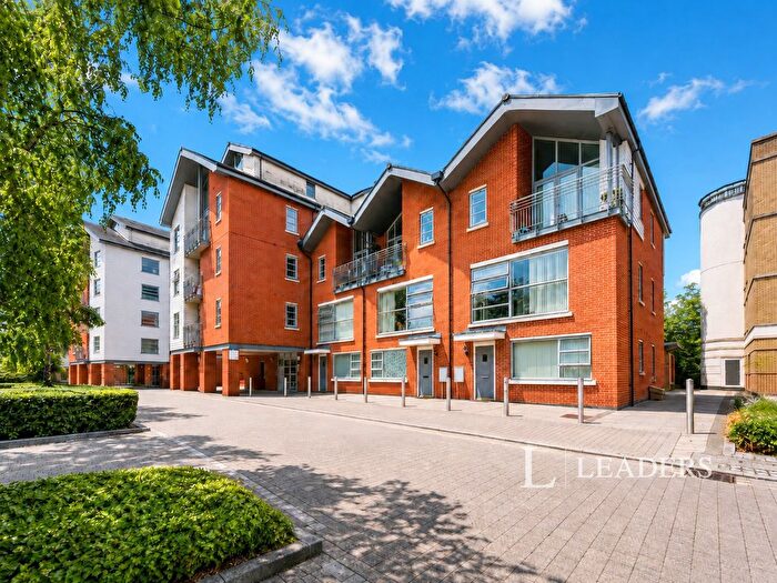 3 Bedroom Flat For Sale In Rotary Way, Colchester, Essex, CO3