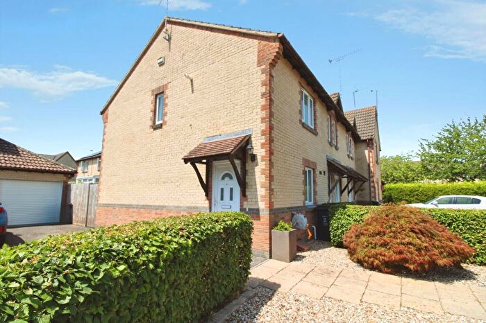 2 Bedroom End Of Terrace House For Sale In Wilkins Close, Swindon, SN2