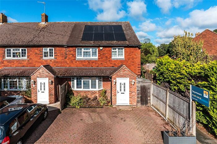 3 Bedroom End Of Terrace House For Sale In Hazel Avenue, Guildford, Surrey, GU1