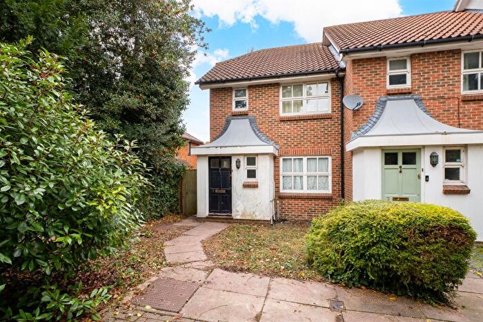 3 Bedroom End Of Terrace House For Sale In Camden Road, Sutton, SM1