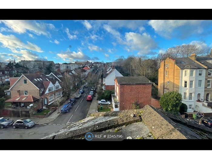 1 Bedroom Studio To Rent In Cintra Park, London, SE19