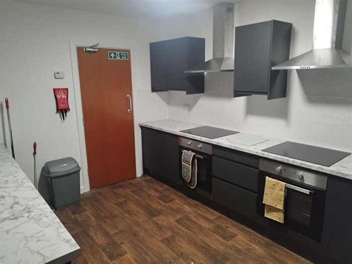 1 Bedroom Block Of Apartments To Rent In *En-Suite* Market Place, Mansfield, NG18