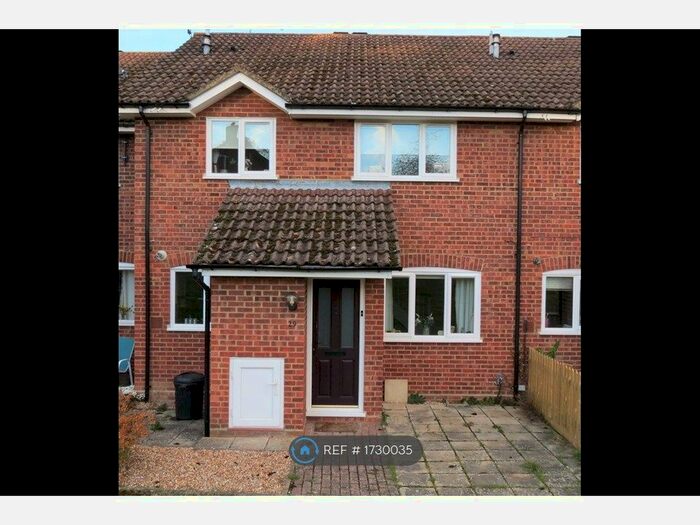 2 Bedroom Terraced House To Rent In Cumberland Way, Wokingham, RG41