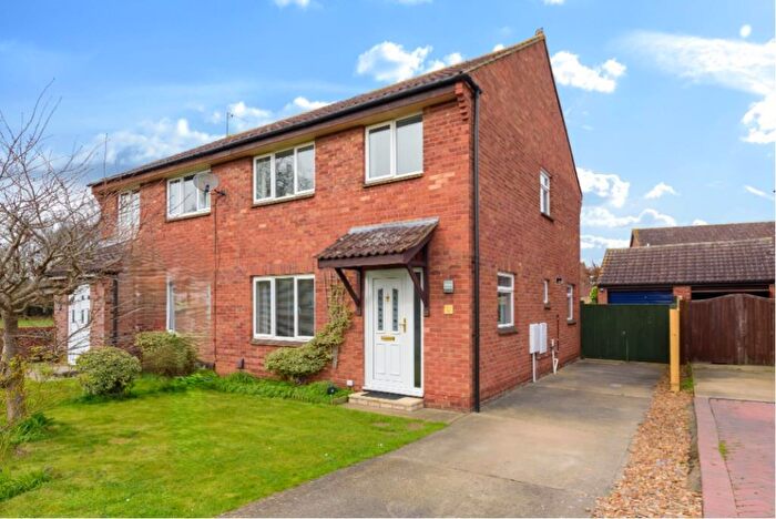 3 Bedroom Semi-Detached House For Sale In Abingdon, Oxfordshire, OX14