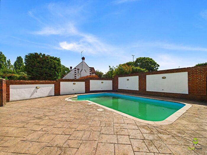 5 Bedroom Detached Bungalow For Sale In Penn Lane, Bexley, DA5