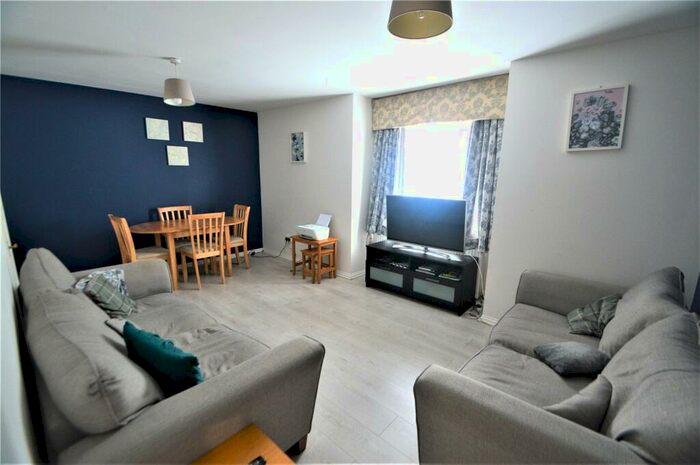 2 Bedroom Apartment To Rent In Franklin Way, Croydon, CR0