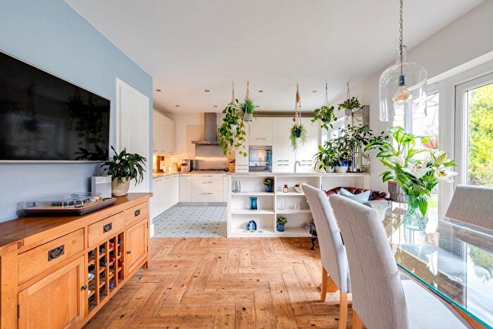 5 Bedroom Detached House For Sale In Green Howards Road, Saighton, CH3