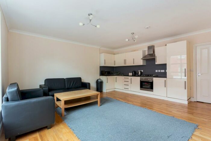 2 Bedroom Flat To Rent In High Road, Leyton, E10