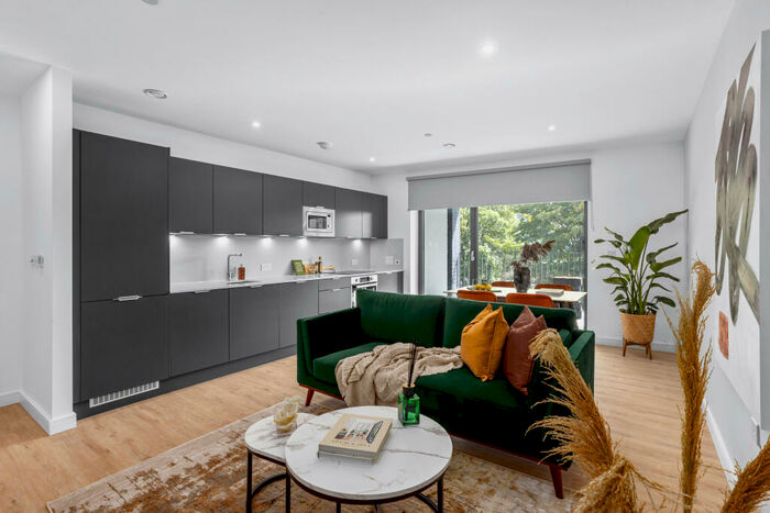 1 Bedroom Apartment To Rent In Plaistow Road, London, E13