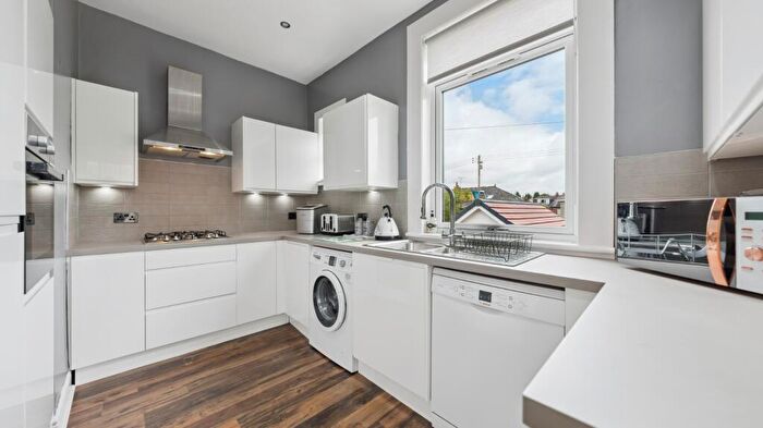 4 Bedroom Semi-Detached Bungalow To Rent In Madison Avenue, Cathcart, Glasgow, G44