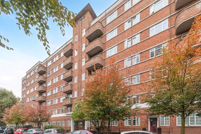 3 Bedroom Flat To Rent In West Kensington Court, London, W6