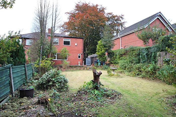 4 Bedroom Semi-Detached House For Sale In Squires Lane, Manchester, M29