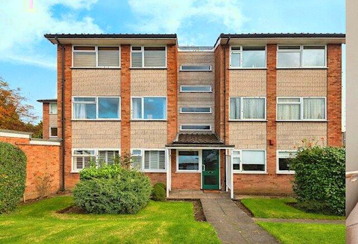 2 Bedroom Flat To Rent In Maybury Close, Burgh Heath, Tadworth, Surrey, KT20