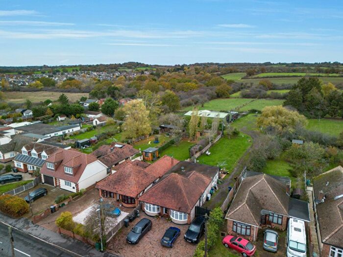 4 Bedroom Detached Bungalow For Sale In Runwell, SS11