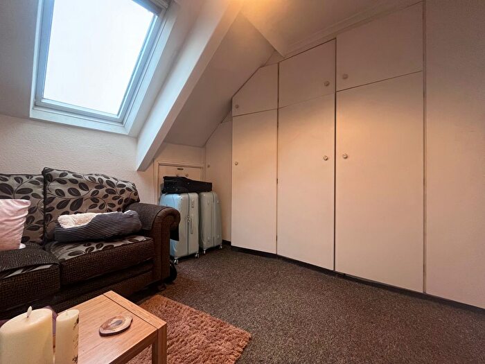 5 Bedroom Flat For Sale In Durham Road, Gateshead, NE8