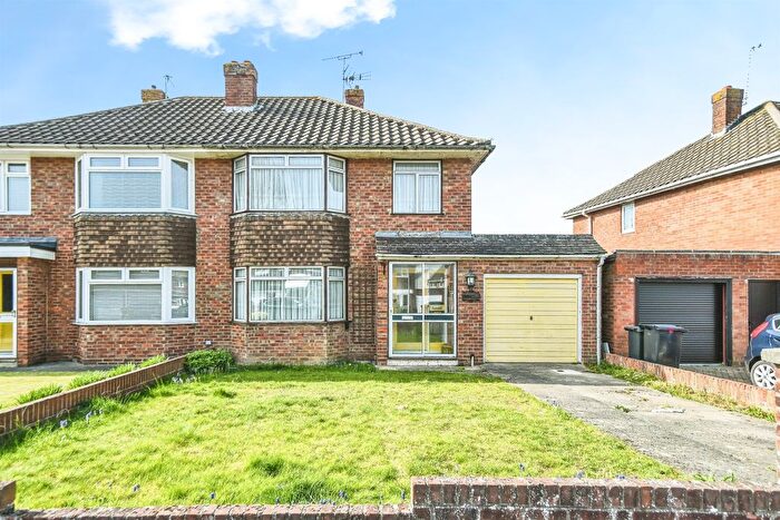 3 Bedroom Semi Detached House For Sale In Grange Drive, Swindon, SN3