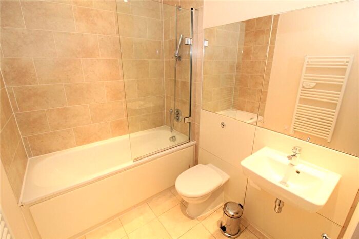 2 Bedroom Apartment To Rent In The Paramount, Beckhampton Street, Swindon, Wiltshire, SN1