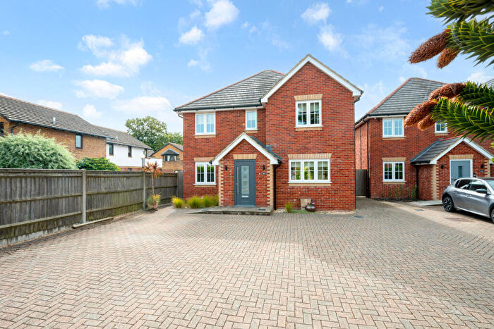 4 Bedroom Detached House For Sale In Newtown Road, Warsash, Southampton, SO31