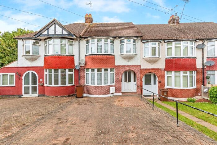 3 Bedroom Terraced House For Sale In Woodlands Road, Gillingham, Kent, ME7