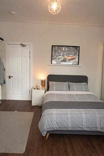 6 Bedroom Detached House To Rent In Albert Grove, Nottingham, NG7