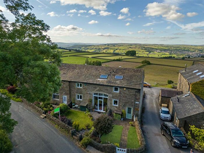 3 Bedroom Terraced House For Sale In Westy Bank Croft, Steeton, Keighley, BD20