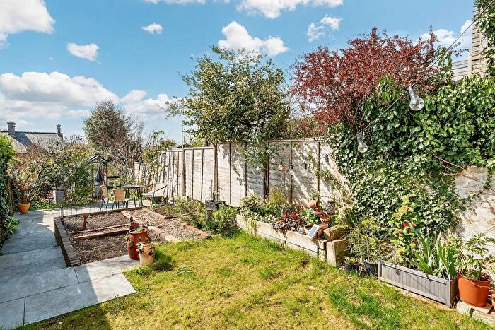 3 Bedroom Terraced House For Sale In Campbell Road, Salisbury, SP1