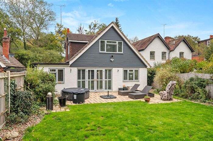 4 Bedroom Link Detached House For Sale In Park Lane, Finchampstead, Wokingham, Berkshire, RG40