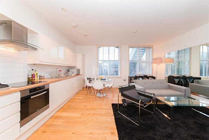 2 Bedroom Apartment To Rent In Chaucer Building, Grainger Street, Newcastle Upon Tyne, NE1