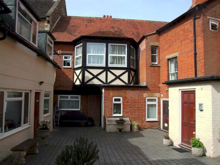 2 Bedroom Apartment To Rent In Market Place, Faringdon, SN7