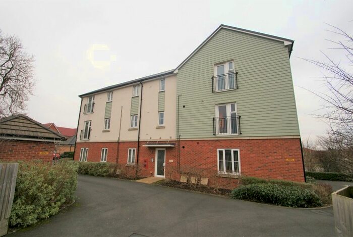 2 Bedroom Flat To Rent In Quicksilver Crescent, Picket Twenty, Andover SP11
