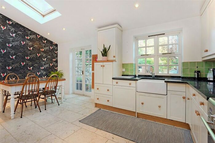 4 Bedroom Property To Rent In Crestway, Putney, SW15