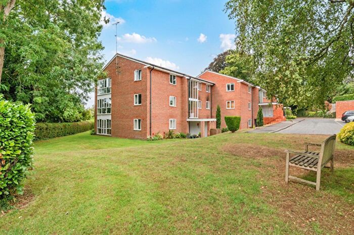 2 Bedroom Flat For Sale In Park Road, Park Court Park Road, SO23