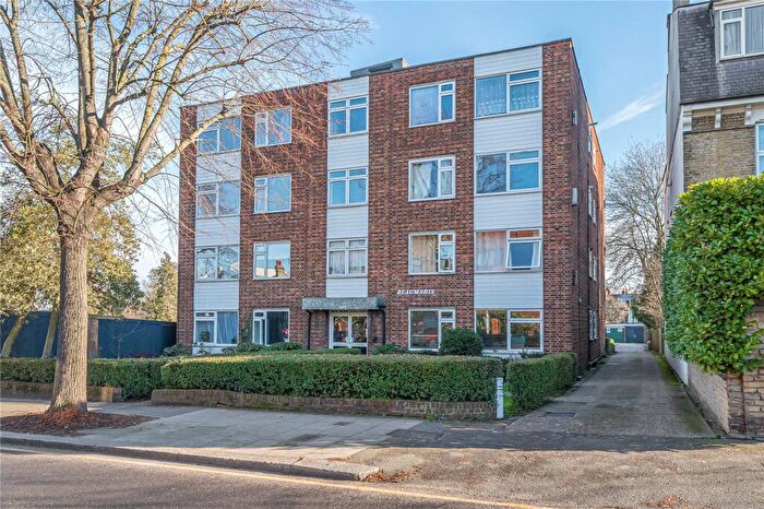 2 Bedroom Flat To Rent In Beaumaris, Brownlow Road, London, N11