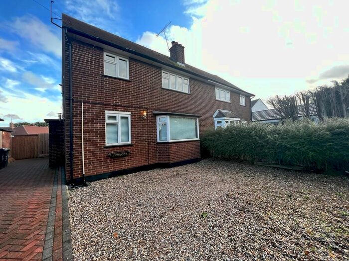 3 Bedroom Semi-Detached House For Sale In Bedloes Avenue, Rawreth Lane, Rayleigh, SS11