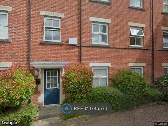 2 Bedroom Flat To Rent In Alma Wood Close, Chorley, PR7