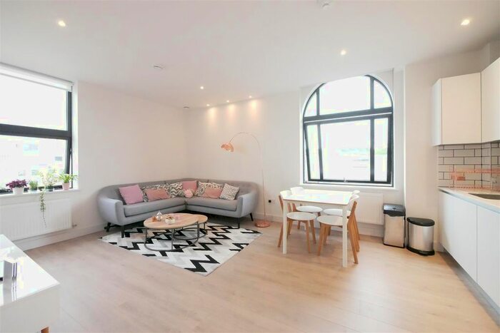 1 Bedroom Flat To Rent In Cambridge House, Wood Green, N22